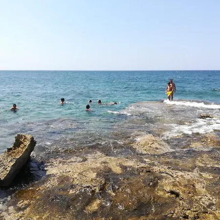 Stanza Posto Rosso Oda ve Kahvaltı Torre San Giovanni Ugento