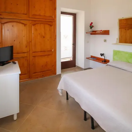 Stanza Posto Rosso Oda ve Kahvaltı 3*