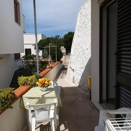 Stanza Posto Rosso 3* Torre San Giovanni