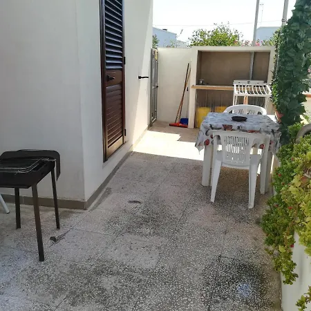 Stanza Posto Rosso 3* Torre San Giovanni