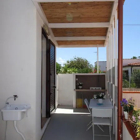 Stanza Posto Rosso B&B 토레 산 지오반니 우겐토