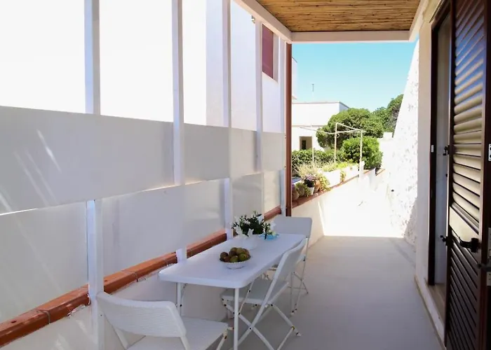 Stanza Posto Rosso Torre San Giovanni